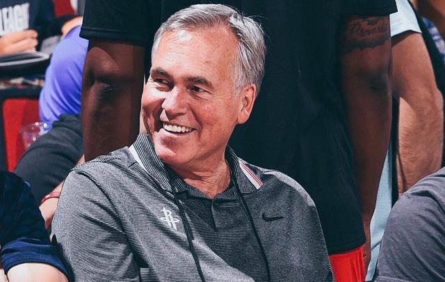 关于那不勒斯训练开放日，今晚复出首秀引欢呼，NBA总决赛在即，团队化学反应显著的信息