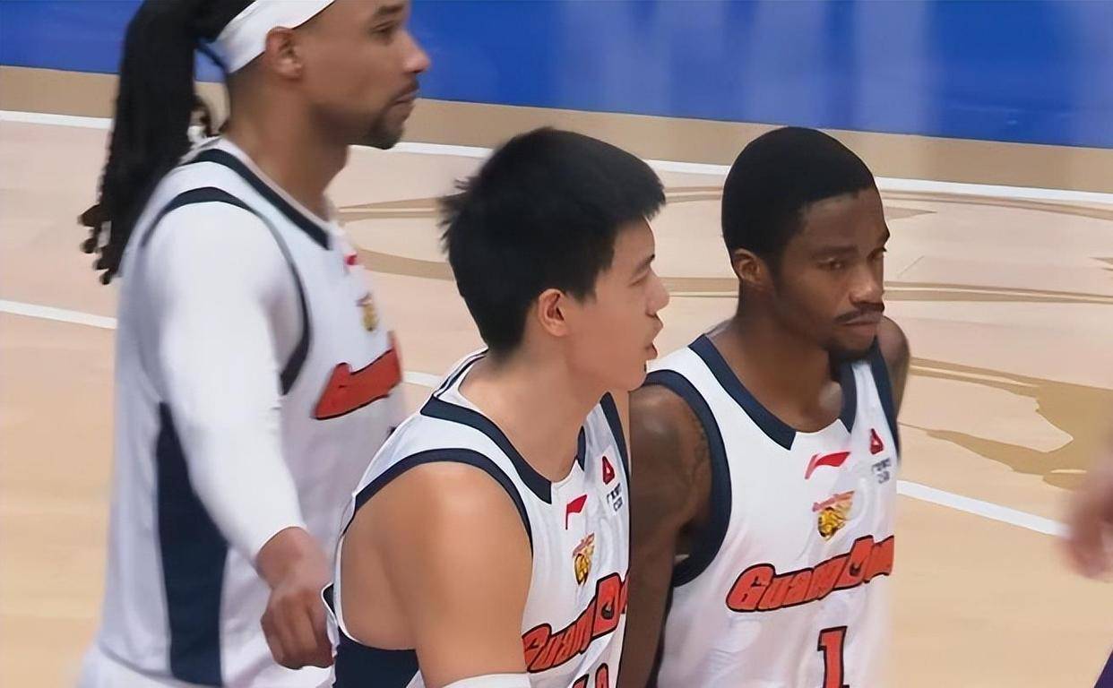 包含多伦多猛龙迎CBA季后赛关键赛，加时末段主帅复盘，赛场秩序良好，高层口径保持一致的词条