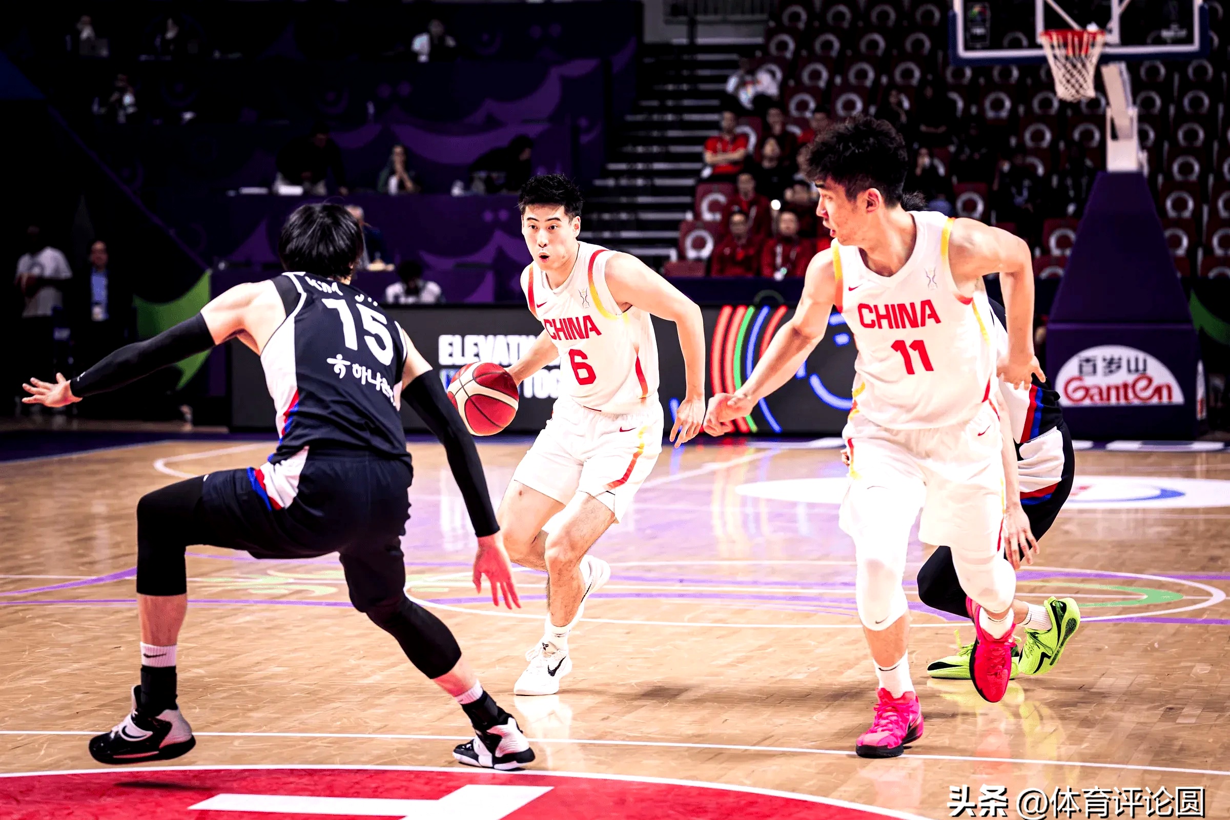 包含今夜体能课后，洛杉矶快船单刀错失备战CBA常规赛，质疑声仍在，更衣室氛围转暖的词条